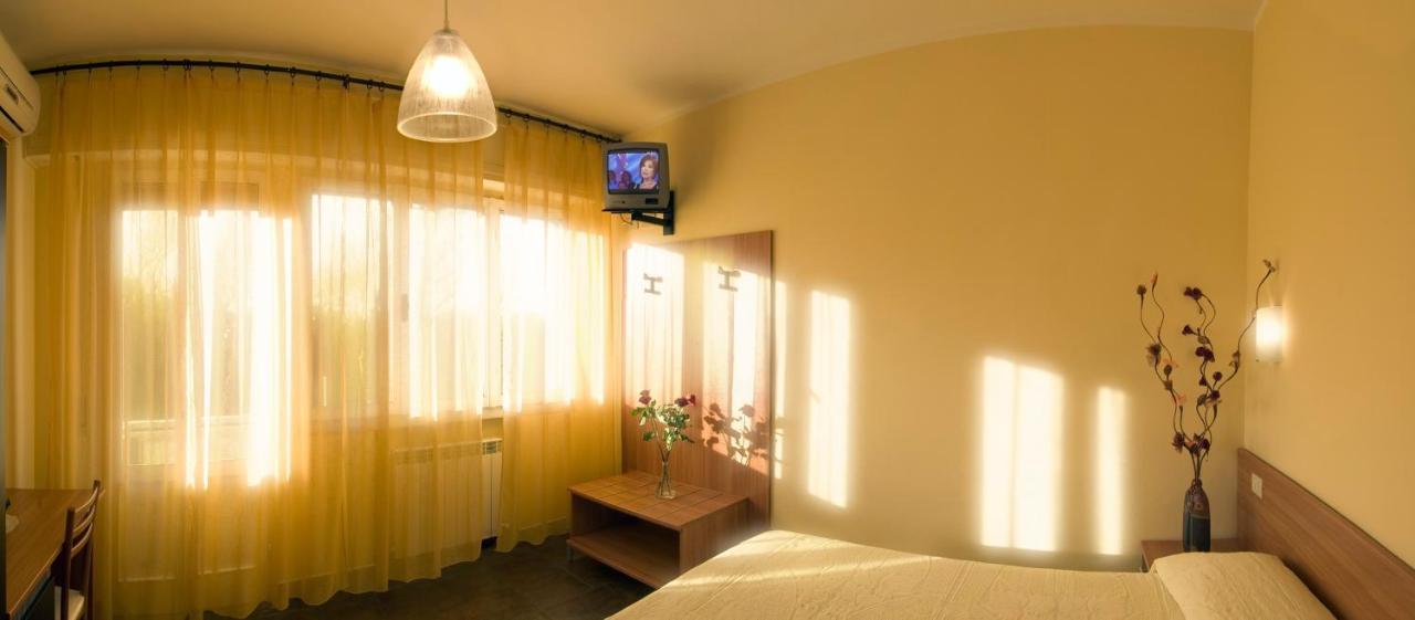 Hotel Il Cavaliere Nero Тиррения Экстерьер фото